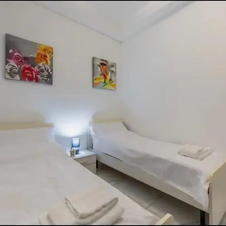 2 Bedroom In Sliema, Malta No 6 Apartment Sliema